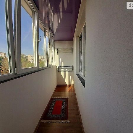 Family And Friends Apartment 테르노필 외부 사진
